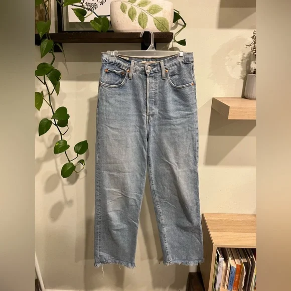 Levi's Ribcage Straight Jeans - Picture 3 of 6